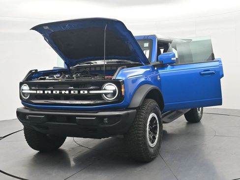 Used 2024 Ford Bronco Outer Banks w/ Sasquatch Package AWD/4WD image 44
