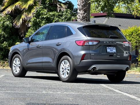 Certified 2022 Ford Escape SE FWD image 6