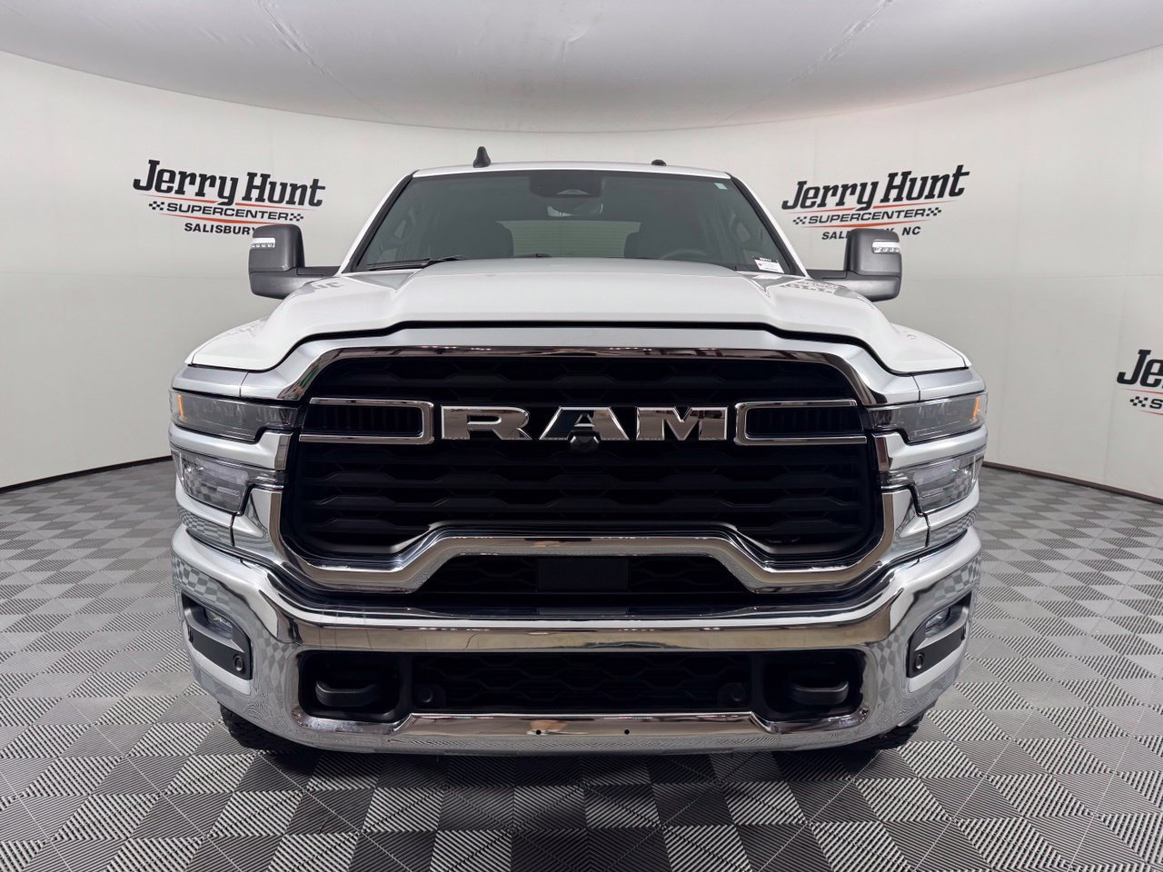 Used 2025 RAM 2500 Big Horn AWD/4WD image 3