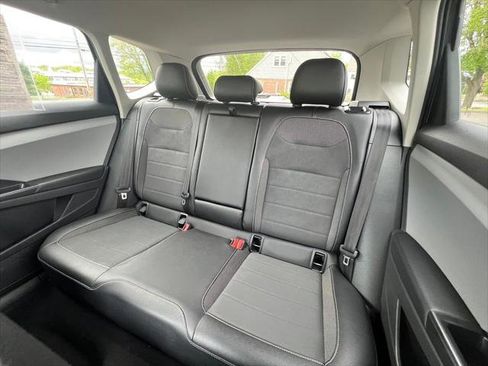 Certified 2022 Volkswagen Taos SE w/ IQ.Drive SE Package AWD/4WD image 17