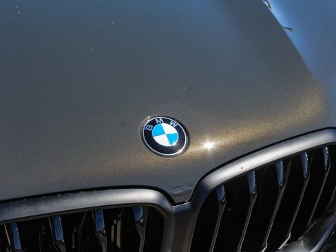 New 2026 BMW X6 xDrive40i w/ Premium Package AWD/4WD image 11