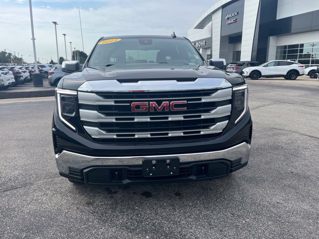 Used 2023 GMC Sierra 1500 SLE AWD/4WD image 3