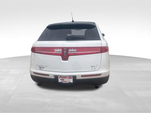 Used 2013 Lincoln MKT AWD image 7