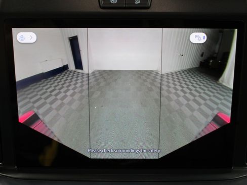 Used 2025 Ford F450 Platinum w/ FX4 Off-Road Package image 18