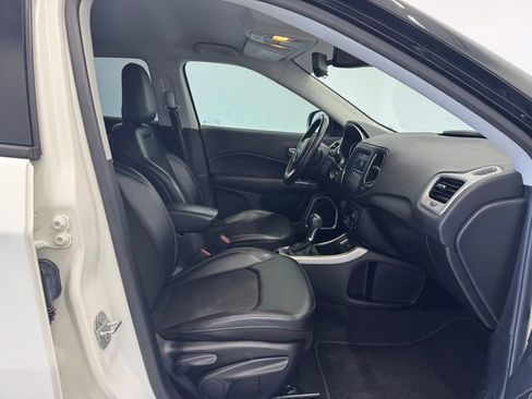 Used 2020 Jeep Compass Latitude image 17