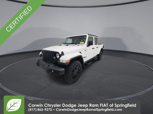 Certified 2022 Jeep Gladiator Sport AWD/4WD image 4