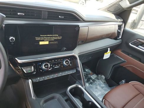 New 2026 GMC Sierra 3500 Denali Ultimate AWD/4WD image 28