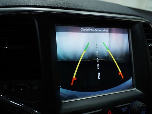 Used 2018 Jeep Grand Cherokee Altitude image 26