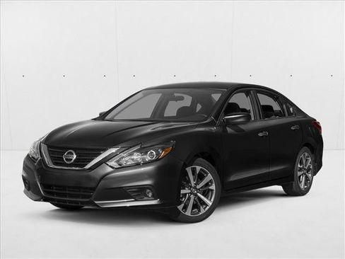 Used 2017 Nissan Altima 2.5 SR FWD image 1