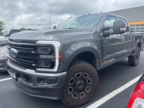 Used 2025 Ford F250 Platinum AWD/4WD image 1