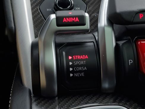 Used 2021 Lamborghini Urus image 37