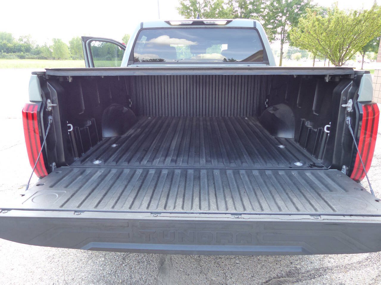 Used 2022 Toyota Tundra SR5 AWD/4WD image 56