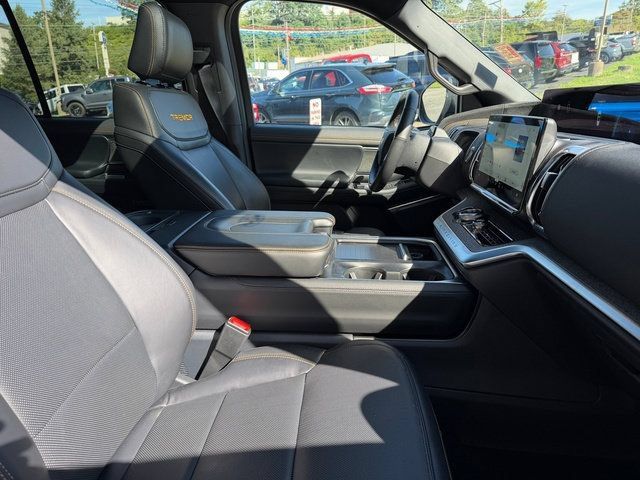 Used 2025 Ford Expedition Tremor AWD/4WD image 10
