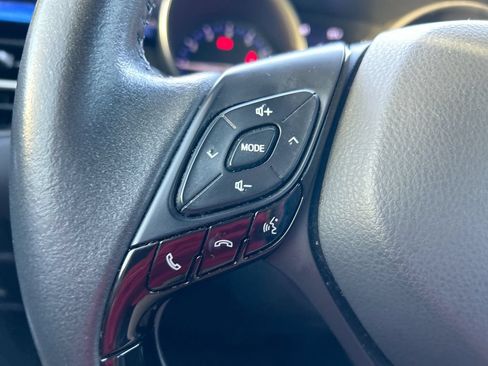 Used 2021 Toyota C-HR XLE FWD image 15