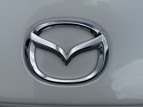 Used 2022 MAZDA MX-5 Miata RF Grand Touring RWD image 19