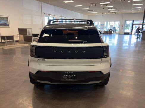 New 2026 Volvo EX30 Cross Country Ultra image 5