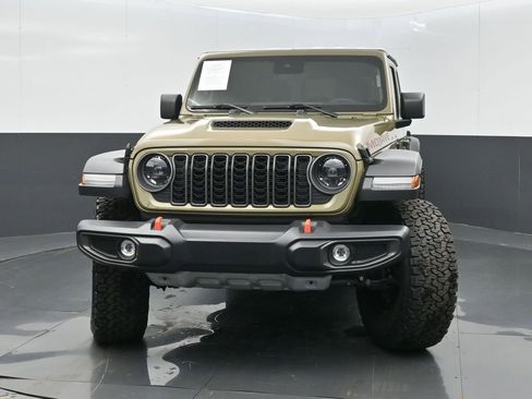 Used 2025 Jeep Gladiator Mojave image 8