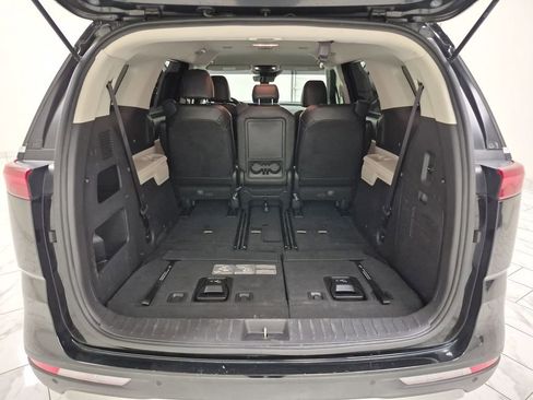 Used 2022 Kia Carnival LX image 37