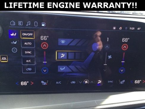 Used 2025 Chevrolet Traverse LT image 20