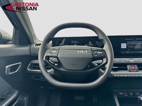 Used 2025 Kia K4 FWD image 30