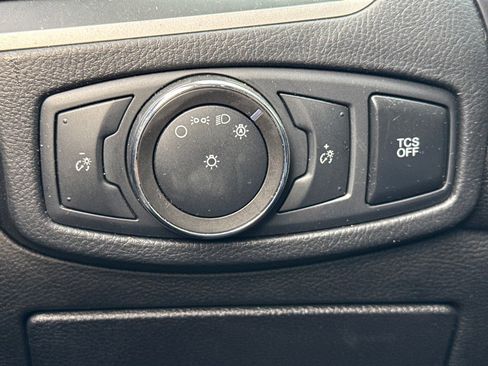 Used 2022 Ford Edge SEL image 16