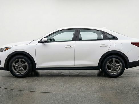 Used 2025 Kia K4 LXS image 5