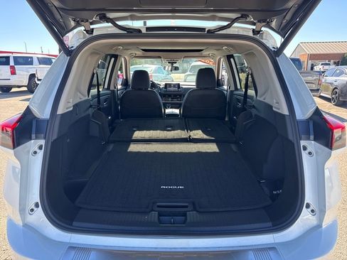 New 2026 Nissan Rogue SV w/ SV Premium Package image 5