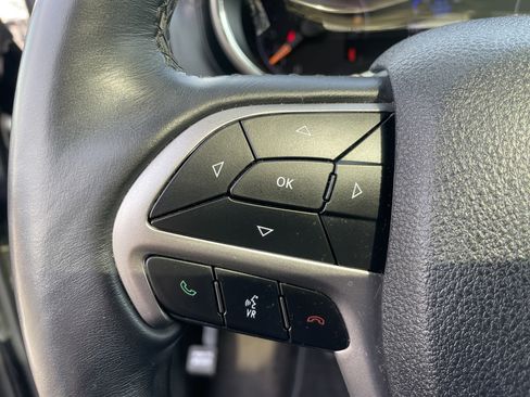 Used 2018 Jeep Grand Cherokee Overland image 46