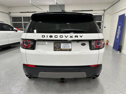 Used 2019 Land Rover Discovery Sport SE image 7