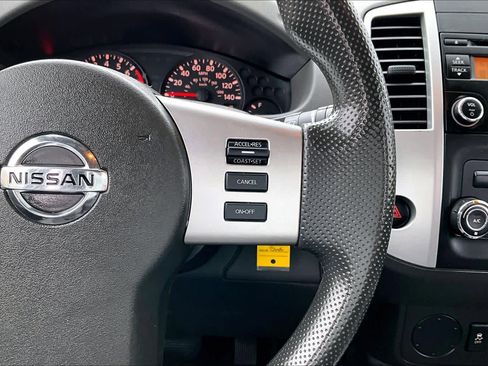 Used 2014 Nissan Xterra X image 22