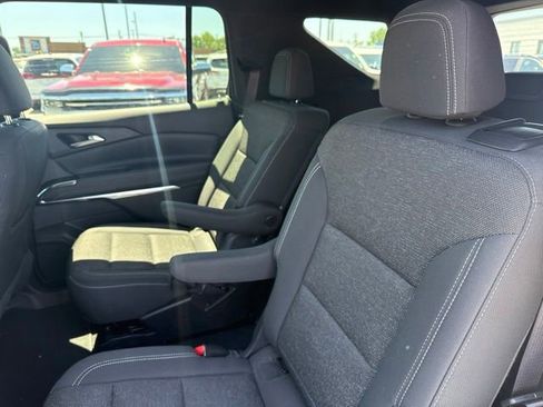 Certified 2025 Chevrolet Traverse LT FWD image 25