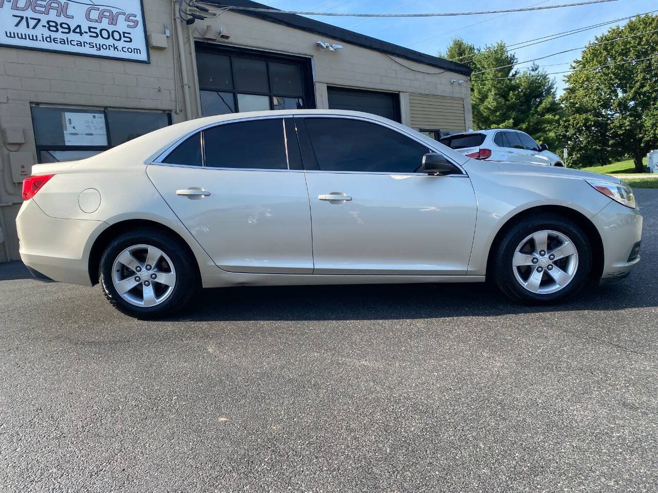 Used 2015 Chevrolet Malibu LS FWD image 2