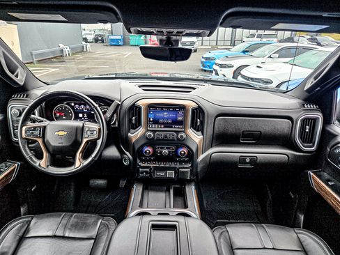 Used 2020 Chevrolet Silverado 1500 High Country image 16