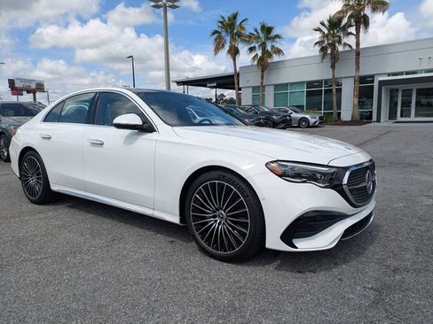 New 2026 Mercedes-Benz E 350 4MATIC Sedan image 4