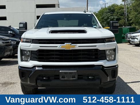 Used 2025 Chevrolet Silverado 2500 Custom w/ Custom Convenience Package AWD/4WD image 4