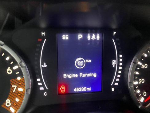 Used 2019 Jeep Renegade Latitude FWD image 17