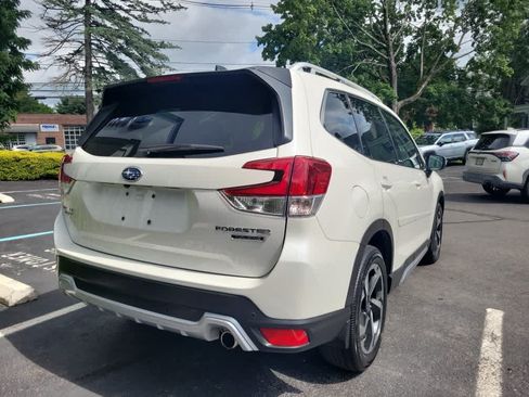 Certified 2024 Subaru Forester Touring AWD/4WD image 3