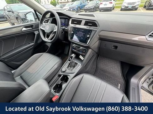 Used 2022 Volkswagen Tiguan SE AWD/4WD image 22