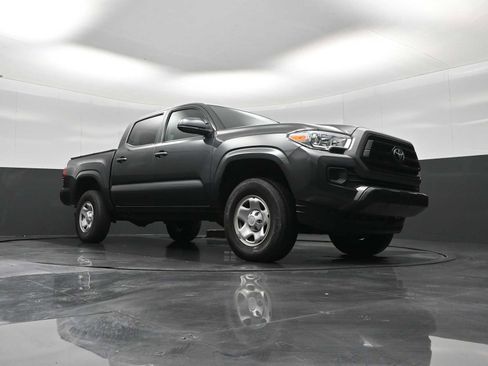 Used 2022 Toyota Tacoma SR image 23