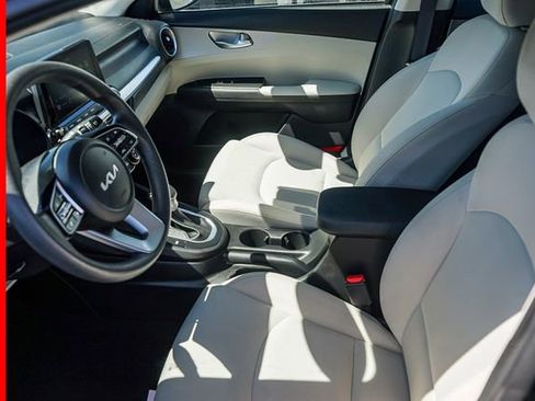 Certified 2023 Kia Forte LXS w/ LXS Technology Package FWD image 19