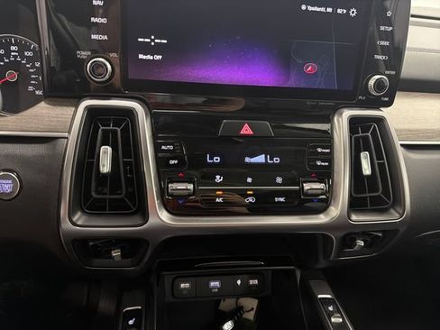 Certified 2023 Kia Sorento X-Line EX AWD/4WD image 26