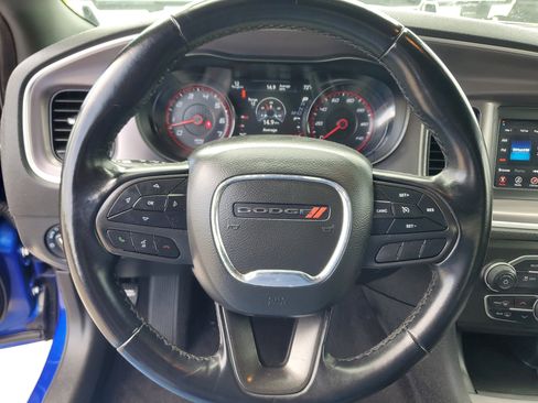 Used 2022 Dodge Charger SXT w/ Blacktop Package image 18