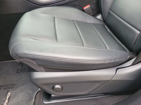 Used 2023 Mercedes-Benz GLS 450 4MATIC image 21