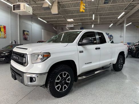Used 2018 Toyota Tundra SR5 AWD/4WD image 1
