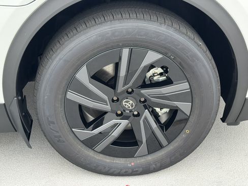 New 2026 Toyota C-HR AWD/4WD image 15
