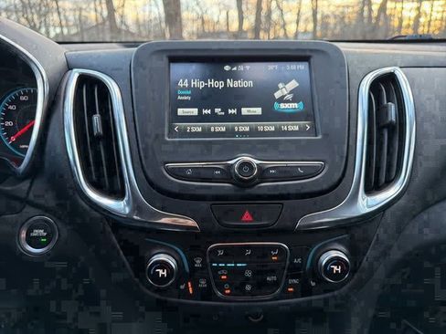 Used 2018 Chevrolet Equinox LT image 26