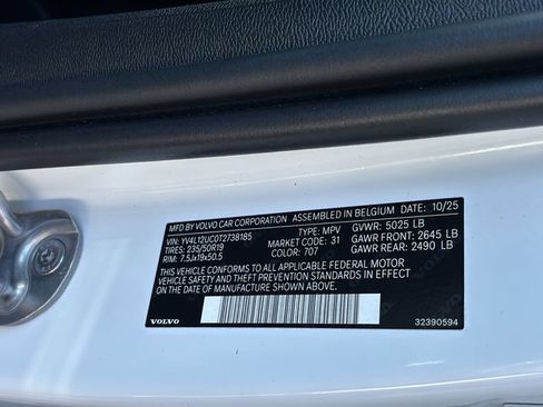 Certified 2026 Volvo XC40 B5 Plus AWD/4WD image 34