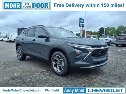 New 2025 Chevrolet Trax LT w/ LPO, Blackout Package