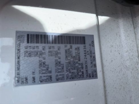 Used 2025 Nissan Pathfinder Platinum AWD/4WD image 31