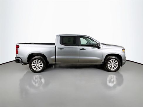 Used 2023 Chevrolet Silverado 1500 Custom image 9